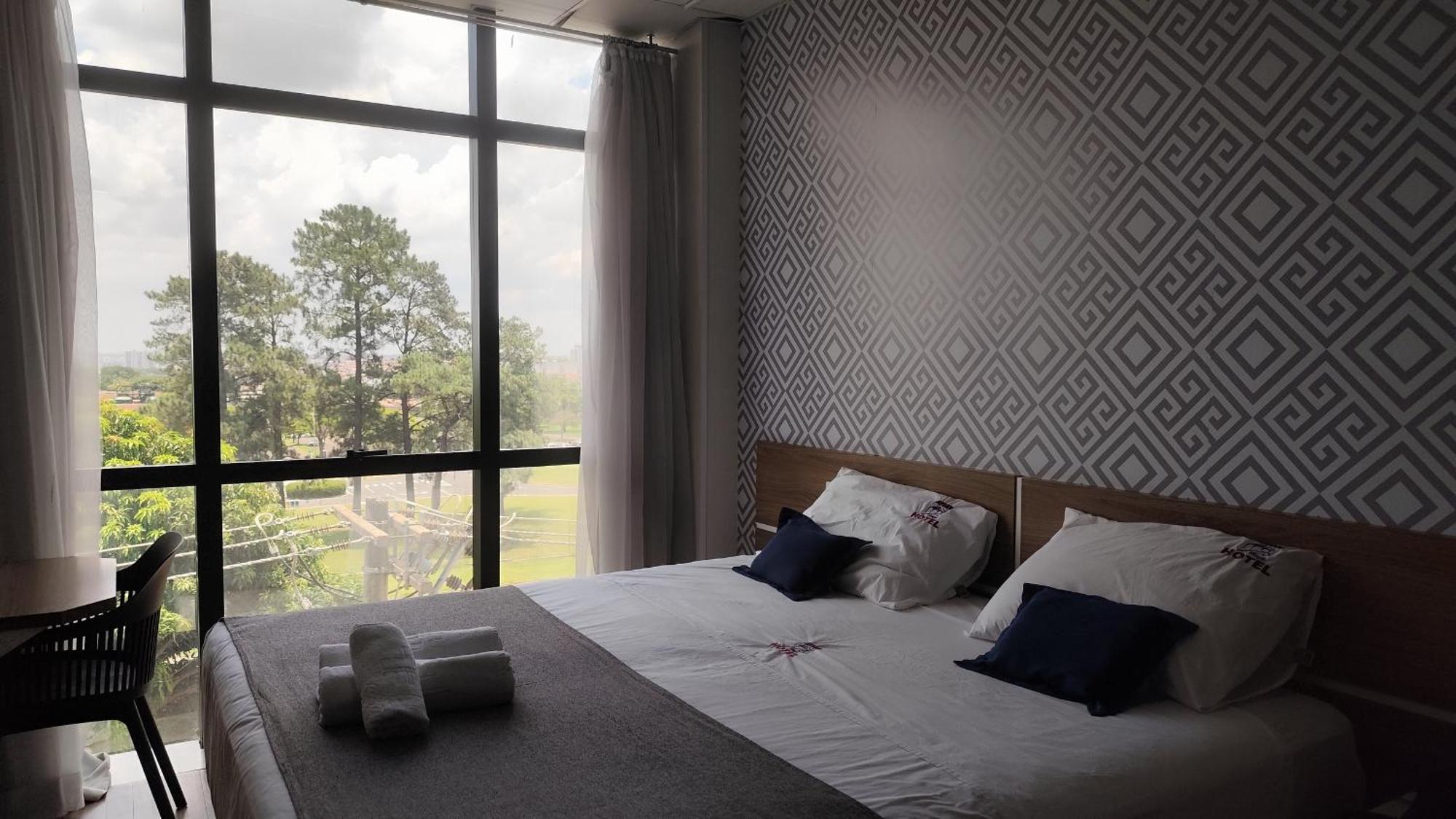 Assay Plaza Hotel 4*